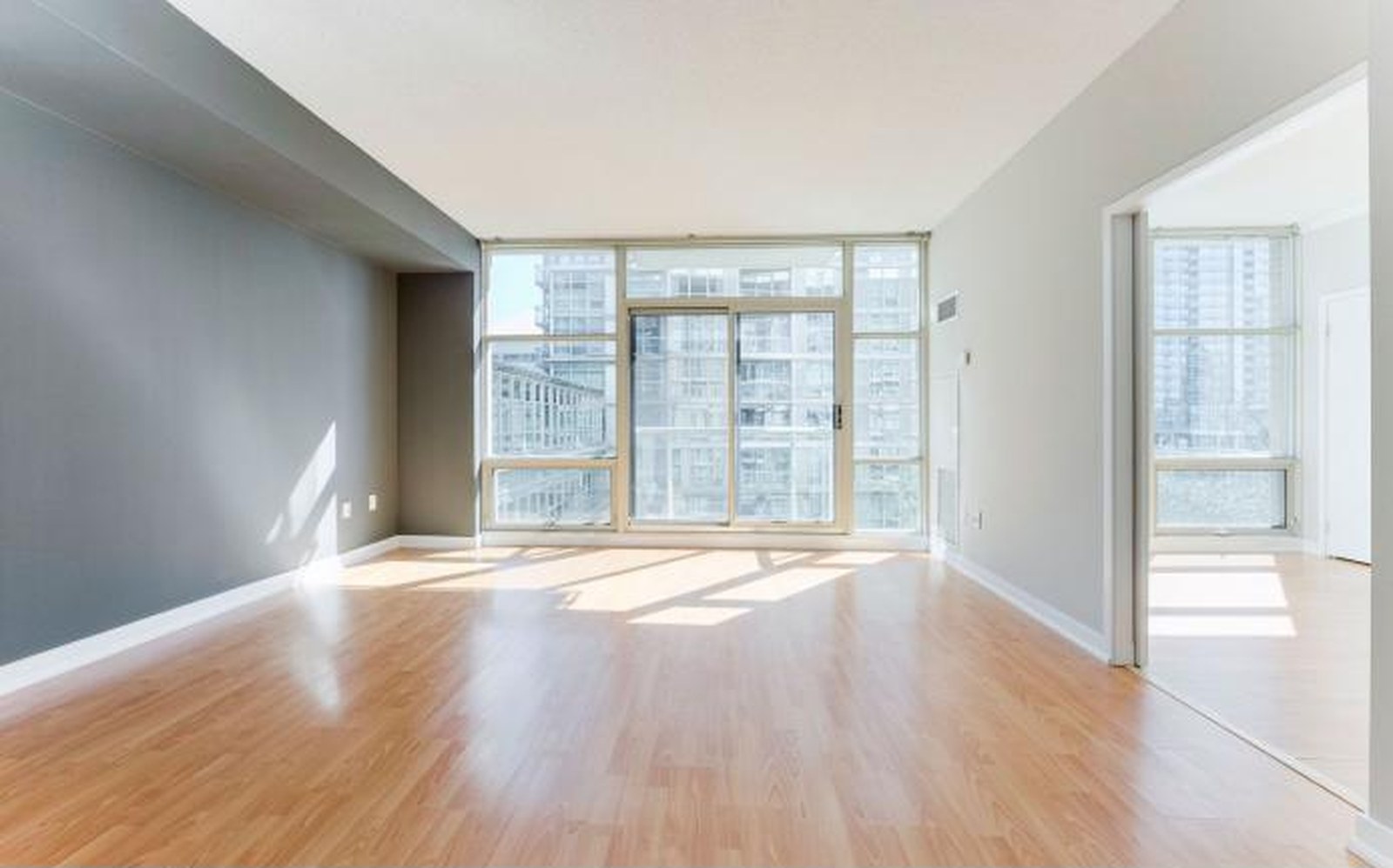 The same Dubai living room empty, before staging